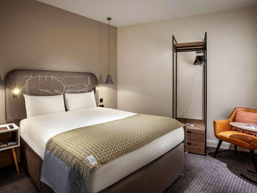 Mercure Leeds Centre Hotel Room photo